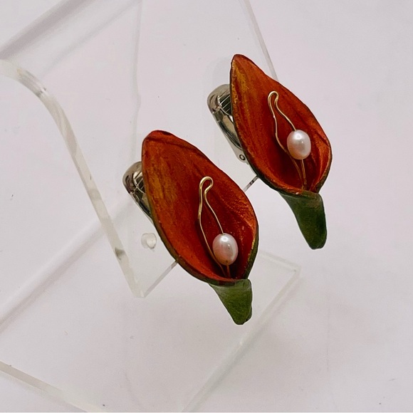 Handcrafted Calla Lily Clip Earrings With 14K Wire and Freshwater Pearl - Picture 3 of 11